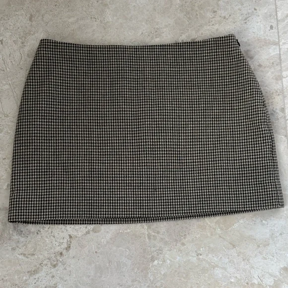 Reformation Carla Houndstooth Low Waist mini skirt - Picture 3 of 8